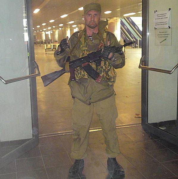 Последнее фото Ждановича в аэропрорту Донецка