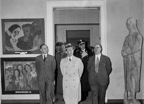 Відвідування Геббельсом виставки "Дегенеративного мистецтва", 1937 рік. Фото: Wikimedia Commons