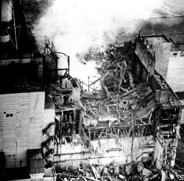 Взорвавшийся 4-й энергоблок ЧАЭС. 1986 год