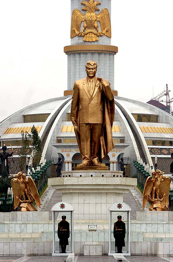 Монумент Туркменбаши