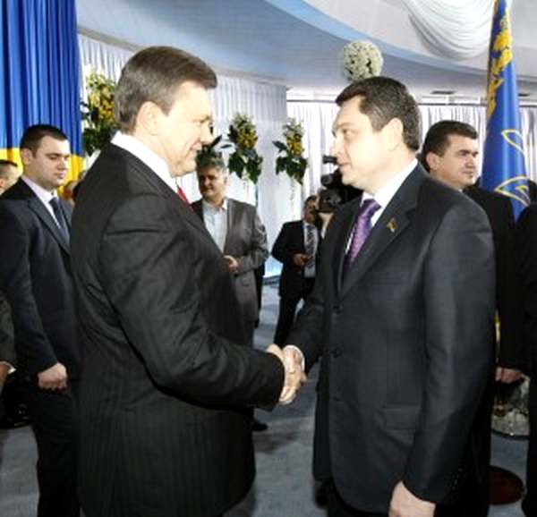 Виктор Янукович и Эдуард Прутник. Фото novaya.com.ua