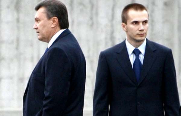 Виктор Янукович и его старший сын Александр. Фото focus.ua