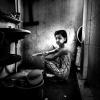"Мьянма - Маленькая девочка в ванной комнате", Линда Де Нобиль, Италия (Категория "Документалистика и улица" 1-ое место)