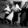 Роберт Капа - Украина. Августа 1947 года. Пары танцуют босиком, в колхозе