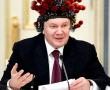Фото:   Янукович хочет стать монархом?