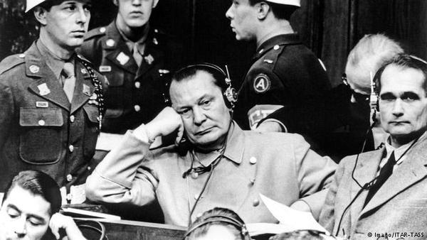 Фото:  Геринг и Гесс на Нюрнбергском процессе
