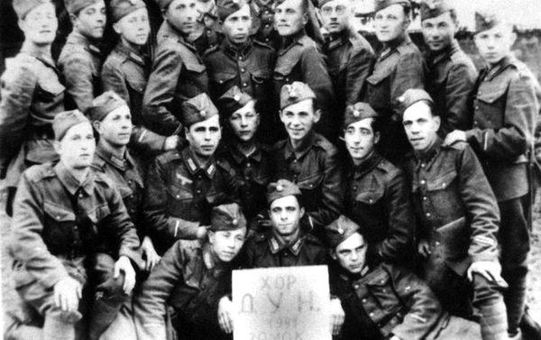 Фото:  Хор батальона Роланд, 1941 год. Фото: предоставлено Украинским институтом