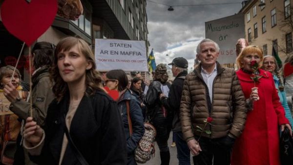 Фото:  1 мая этого года в Стокгольме прошла демонстрация против коронавирусных о