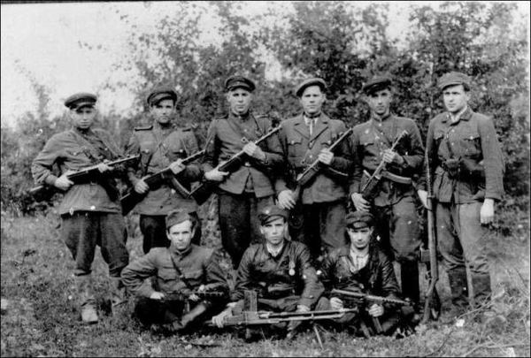 Українські вояки. Історичне фото. Суспільне надбання