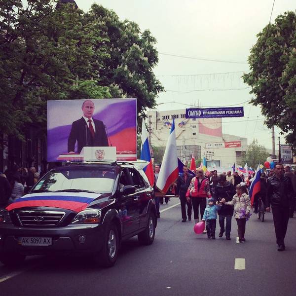 как празднует оккупацию Крыма Россией «Украинский выбор» Виктора Медведчука