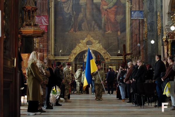 Руки священника Тараса Михальчука, Львів, Україна, 10 березня 2026 року. Анна Зубенко / Frontliner