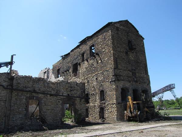 Коксовый завод француза Буроза в Макеевке сто лет назад и в наши дни. Первый подобный завод в Донбассе.