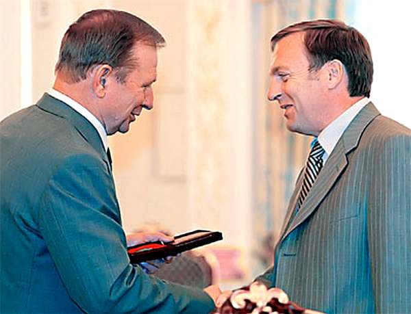 В начале 2000-х на реформу госуправления решился второй президент Украины Леонид Кучма. Александр Лавринович, действующий министр юстиции, тогда ему помогал