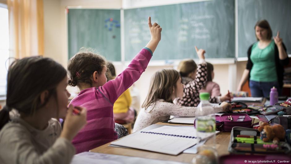 У Кельні чи Дюссельдорфі свободи у виборі подарунка для вчителя у батьків більше, ніж у столиці Німеччини