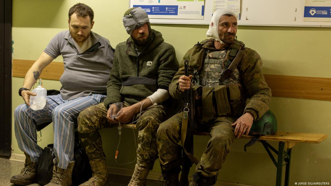 Поранені солдати в Україні. Фото: JORGE SILVA/REUTERS