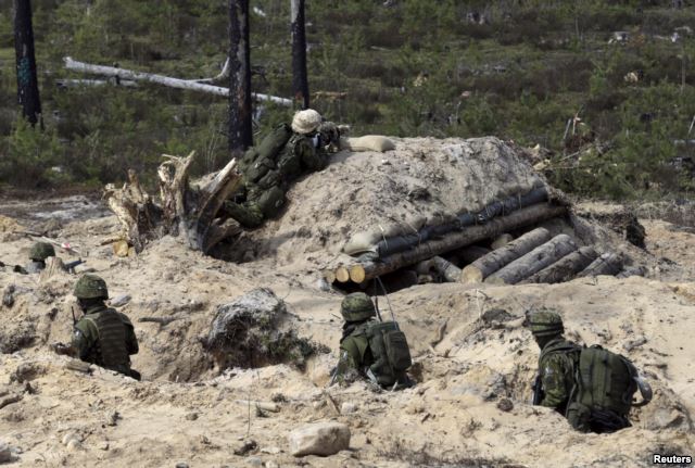 Эстонские военные на маневрах НАТО, май 2015 года