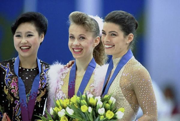 Олімпійський п'єдестал: Лю Чен (бронза), Оксана Баюл (золото), Ненсі Керіган (србло). 25 лютого 1994 року / Фото: biathlon.com.ua