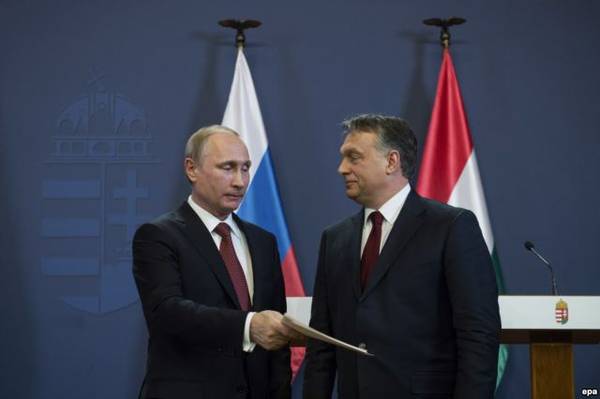 Виктор Орбан и Владимир Путин после совместной пресс-конференции, Будапешт, февраль 2015