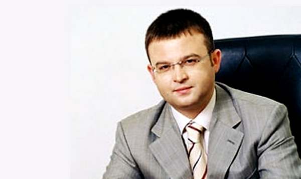 Александр Адарич скупает небольшие иностранные банки, планируя объединить их в единую структуру