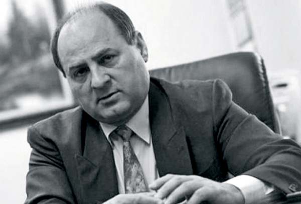 Глава «Комиссии по досье» Евтим Костадинов