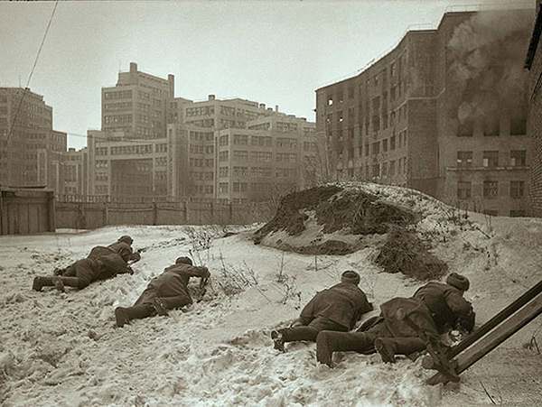 Уличные бои возле Госпрома в Харькове, февраль 1943 года