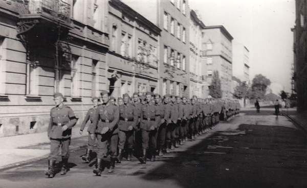 «Нахтигаль» на улицах Львова. Фото: архив ЦИОД
