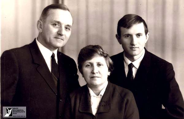 Семья Куков вместе после долгих скитаний — Василий и Светлана, их сын Юрий, начало 1960-х. Архив ЦДВР