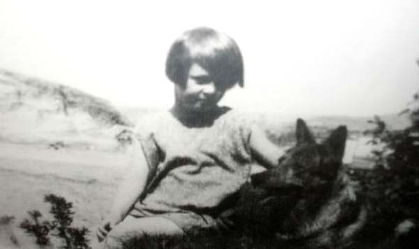Лариса Крушельницкая с любимым песиком. Фото - Радио "Свобода"