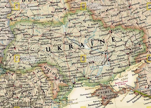 Настінна карта Європи від National Geographic, де біля Керченської протоки написано «заявлені Україною кордони» © скриншот із сайту National Geographic Maps
