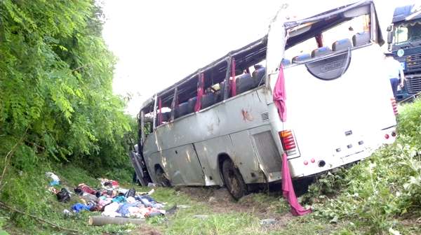 Автобус, который перевернулся на трассе возле Чернигова , унеся жизни 14 российских паломников  