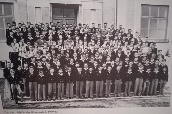 Сарата, школа Вернера. Останній випуск 1939–1940 років. Фото: Dietrich Fiess. Sarata 1822–1940.