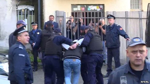 Одного из членов группы двадцати ведут в прокуратуру Черногории