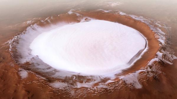 Фото дня: Снимок кратера Королев, сделанный зондом «Марс-Экспресс»