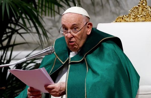 Фото дня  Папа Римський Франциск / (REUTERS/Guglielmo Mangiapane/File Photo)