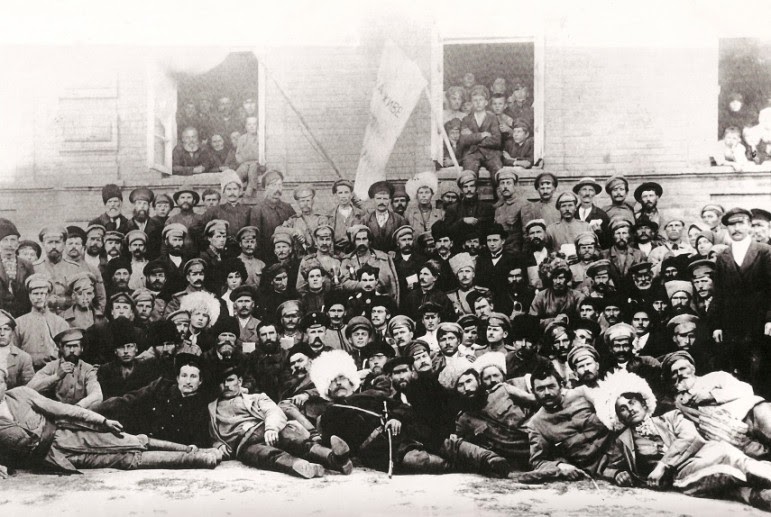Фото:  Делегаты Всеукраинского съезда Вольного Казачества в Чигирине. Октябрь 19