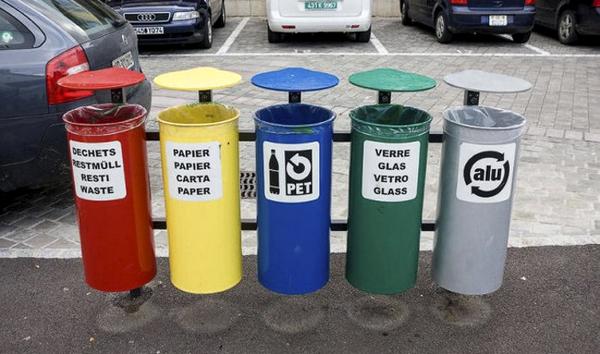 Фото:   Контейнеры для мусора, Швейцария. Фото: energetskiportal.rs/