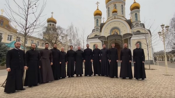 Фото:  Хор Одесского Свято-Иверского монастыря. Источник: принтскрин с видео