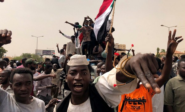 Фото:  Акция протеста в Хартуме, 30 июня 2019 года. Фото: Hussein Malla / AP / Т