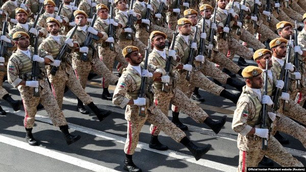 Фото:  Парад по случаю дня армии в Тегеране, 22 сентября 2019 года