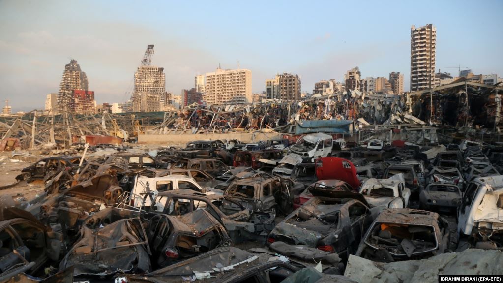 Фото:  Уничтоженный взрывом морской порт Бейрута. 4 августа 2020 года