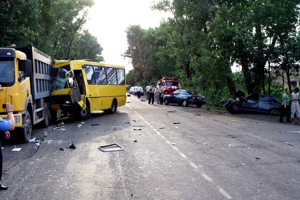 Фото:  Трупы на дорогах Украины.