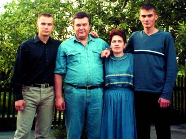 Фото:   Час расплаты для «Семьи Януковича»: вернуть придется все