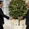 Николя Саркози передает полномочия Президента Франции Франсуа Олланду. Фото: AFP