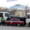 А это баррикада с войсками ВВ на улице Грешевского возле гостинницы «Киев»