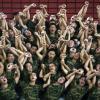 Солдаты Народной освободительной армии выступают во время репетиции музыкальной драмы под названием «Дорога возрождения» 