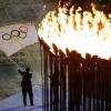 Мэр Рио-де-Жанейро Эдуардо Паес принял олимпийский флаг как хозяин Рио-де-Жанейро, где состоится Олимпиада-2016.Фото: AFP