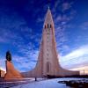 Церковь Hallgrímskirkja. Благодаря высоте 74,5 метров она является четвертым по высоте строением во всей Исландии
