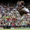30.06. Серена Уильямс из США празднует победу на Чемпионате по тенису в Уимблдоне.Фото:AP