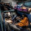 Приз в номинации «2 часа утра» получил Саджан Саркар за фотографию пассажиров в купе ночного поезда в Калькутте