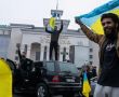 Мешканці Херсона святкують звільнення міста від російської окупації у листопаді 